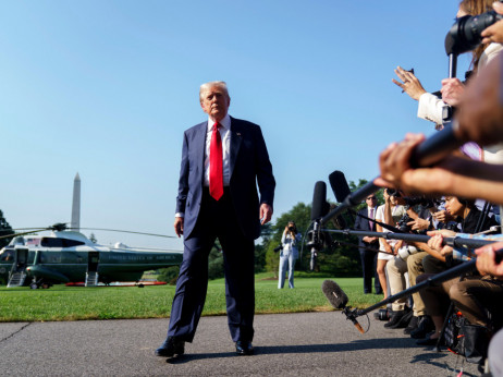 Трамп најави царини од 25 отсто за Индија