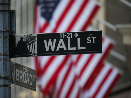 Индексот S&P 500 избриша еден отсто од добивката во пресрет на царините