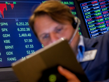 Продолжува растот на корејските акции по најдобриот месец од 2001 година