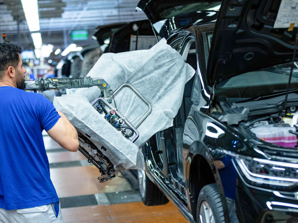 Германските фабрички нарачки неочекувано се намалија втор месец по ред