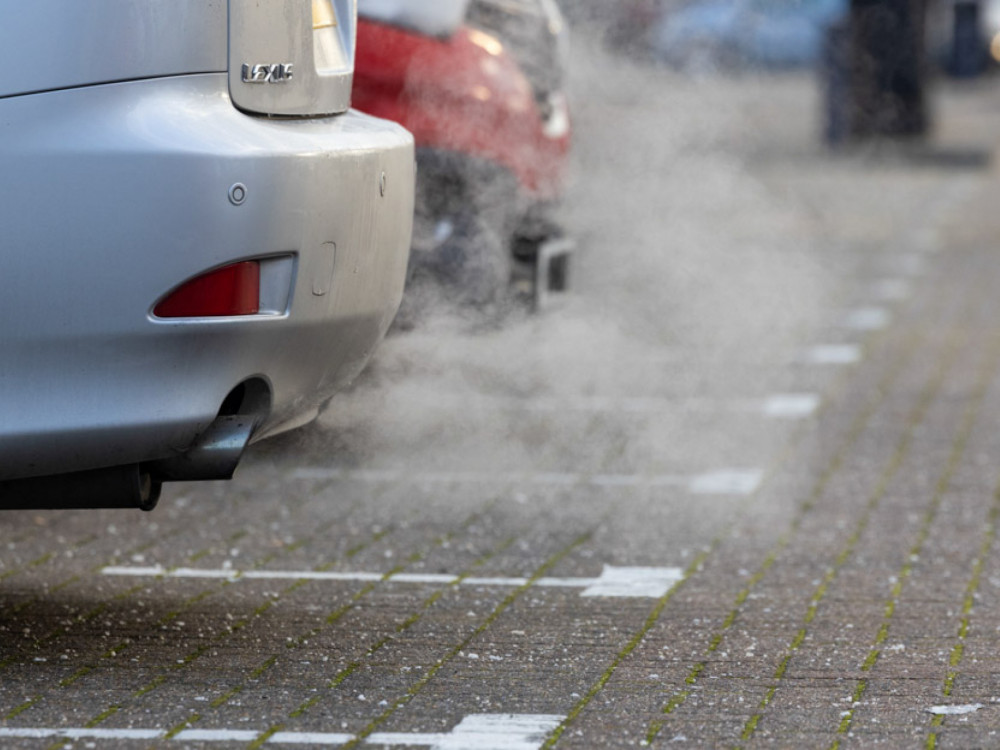 Производителите на возила од ЕУ велат дека целосна транзиција кон ЕВ не е изводлива