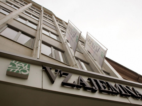 Vzajemna pod lupo analitikov - kaj se jim zdi nelogično in kaj to pomeni za ceno delnice