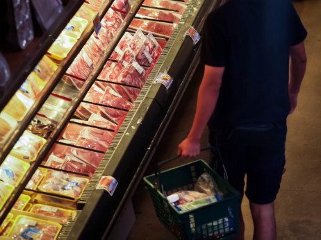 Македонско мени, ама со месо од Бразил, сирење од Германија, грав од Киргистан...