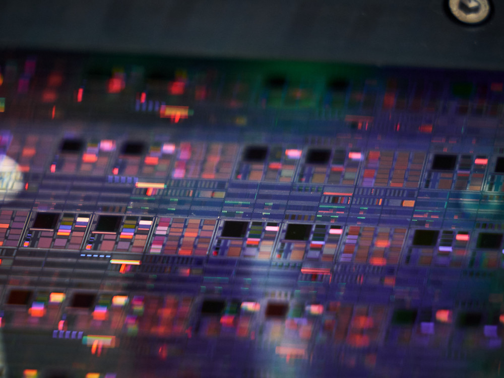 „Енвидија“ инвестира 5 милијарди долари во „Интел“ и планира заедно да дизајнираат чипови