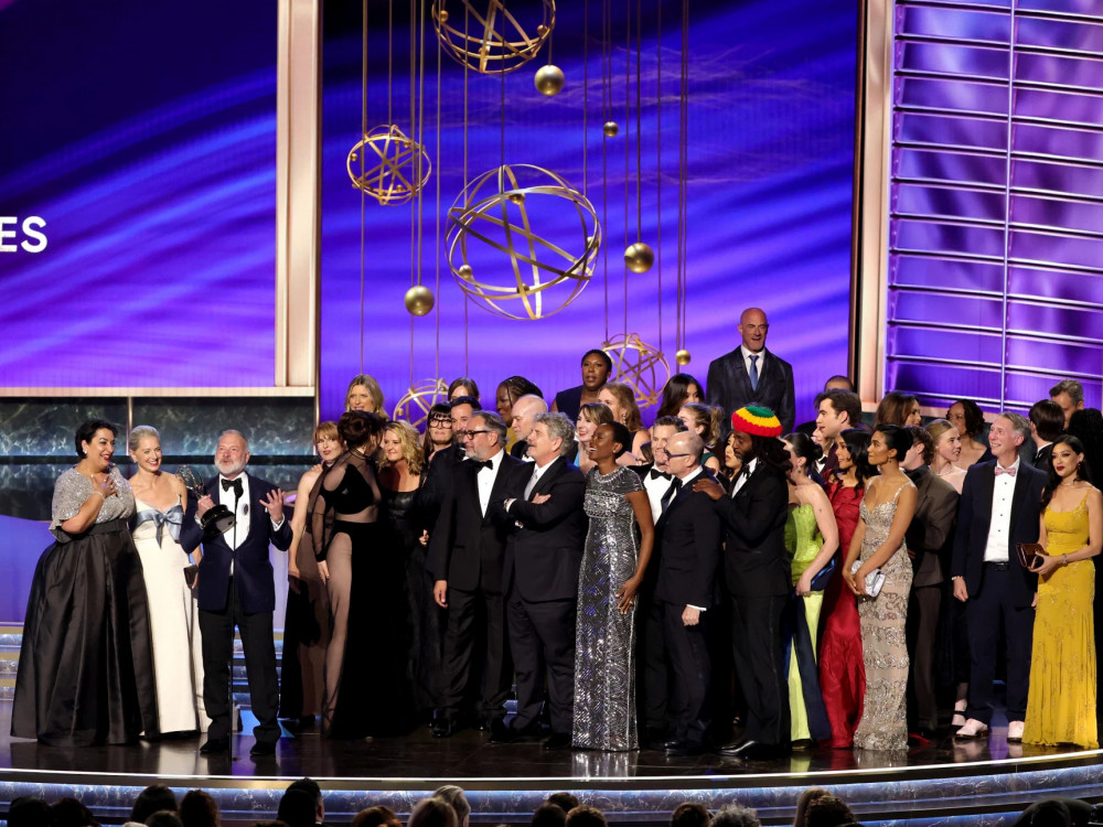 „Пит“ ја освои наградата „еми“ за најдобра драма, „Студиото“ за најдобра комедија