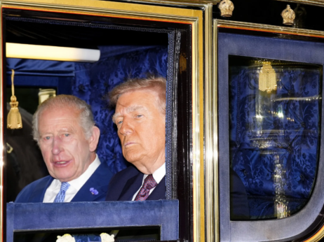 Кралот Чарлс во обид да спречи историско разидување меѓу Британија и САД