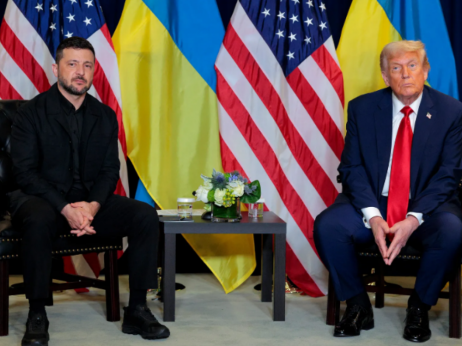 Трамп: НАТО треба да ги собори руските авиони што го нарушуваат воздушниот простор