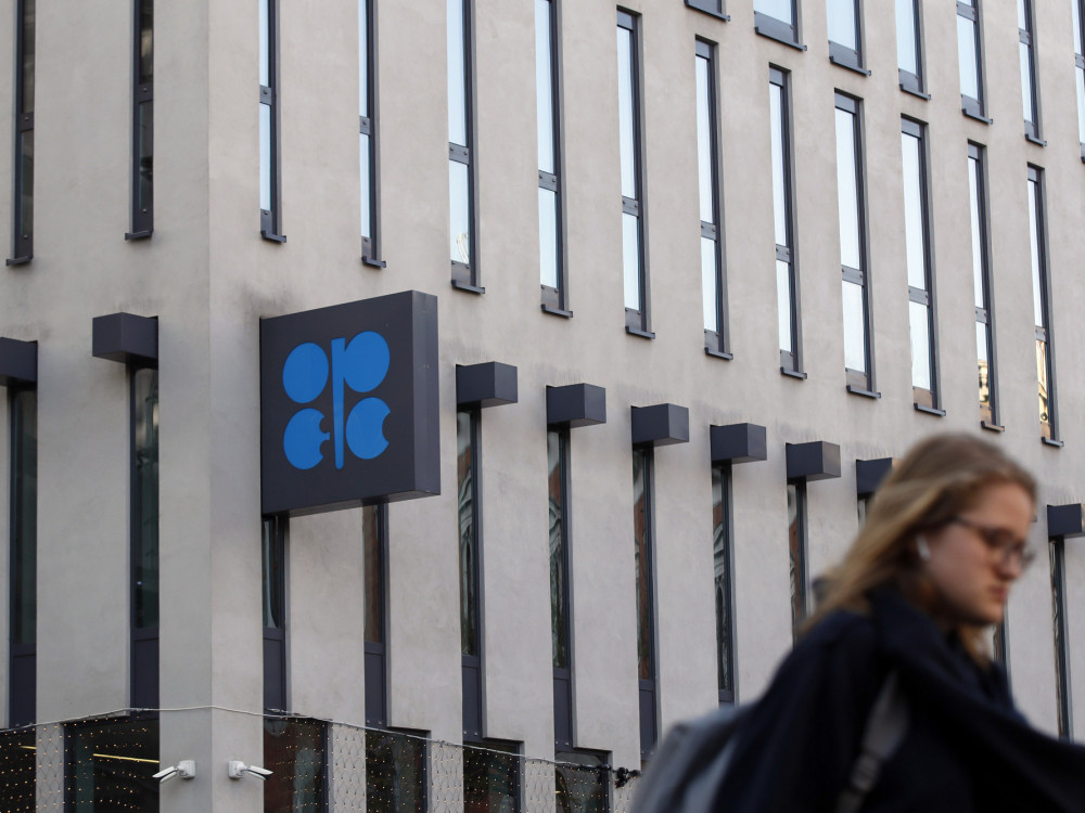 ОПЕК+ договори благо зголемување на производството на нафта во ноември