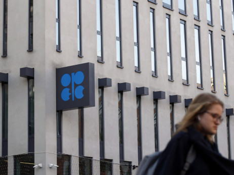 ОПЕК+ договори благо зголемување на производството на нафта во ноември