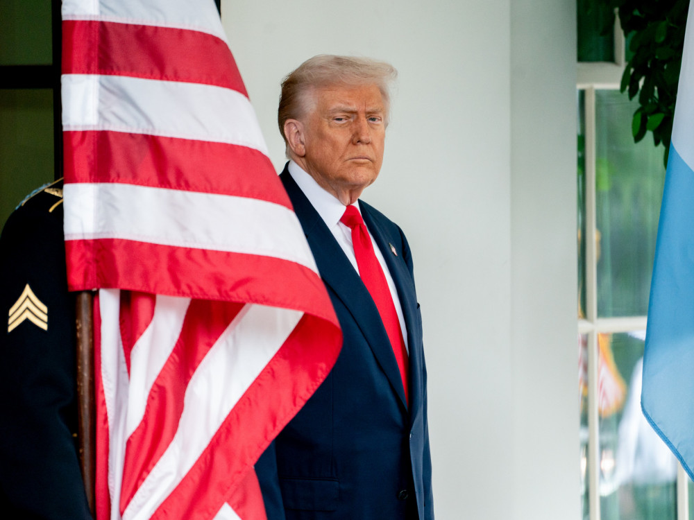 Трамп ги прекинува трговските разговори со Канада гневен поради реклама