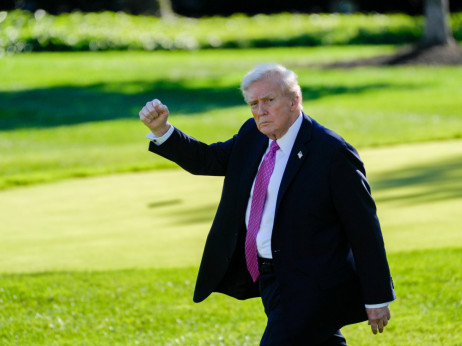 Трамп сака да потпише договори за минерали во Азија за да го зголеми притисокот врз Шји