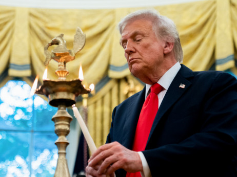 Трамп се надева на успешна средба со Шји, но таа можеби и нема да се случи