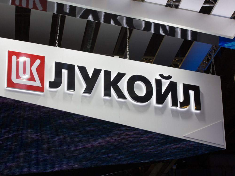 Рускиот „Лукоил“ се согласи да го продаде меѓународниот бизнис на „Гунвор“