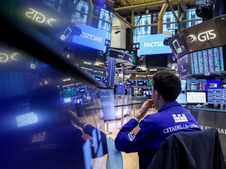 Финансиски штит и оружје за ловење акции во подем - пет вести на денот