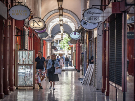 Инфлацијата во еврозоната се намали близу два отсто