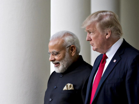 Извозниците бараат од Моди итни мерки против тарифите на Трамп