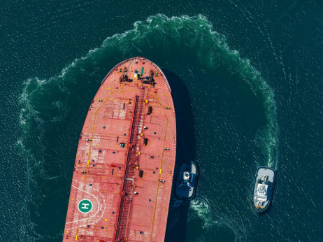 Танкерите почнаа да превезуваат сурова нафта наместо горива поради раст на цените за транспорт