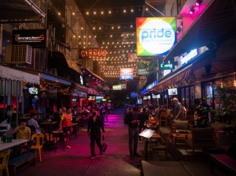 Патувате во Тајланд? Внимавајте кога пиете алкохол - казните се големи