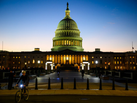 Владата ќе се отвори, пазарот ќе се збуни од податоци: Инвеститорите на штрек