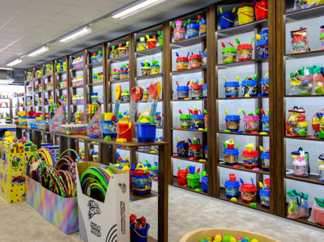 Патот на македонските играчки од Крива Паланка до големите трговски синџири низ светот