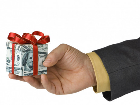 Би го инвестирале ли новогодишниот бонус или К-15, и каде? - Пет вести на денот