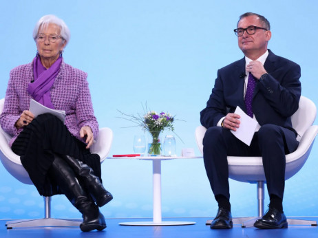 Функционерите на ЕЦБ: „Инфлацијата веќе не е најголемиот проблем, Европа се соочува со посериозни ризици“