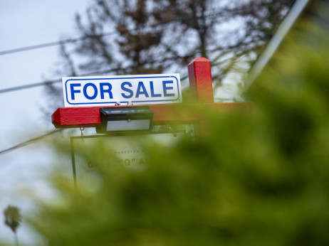 Земјиште од 1 евро за квадрат, куќа за 12.000 евра - еве што продаваат македонските банки