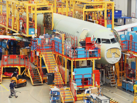 „Ербас“ ја намали целта за испорака на авиони поради проблеми со панелите