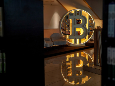 ЕТФ со биткоин на „Блекрок“ загуби 2,7 милијарди долари во рекорден одлив