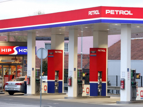 Dvig minimalne plače razburil še Petrol - kaj si želijo prenesti na Hrvaško?
