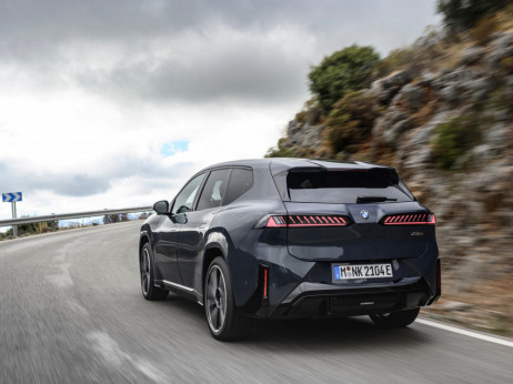 БМВ ја крева летвичката: iX3 ја враќа Европа на врвот на автомобилската индустрија