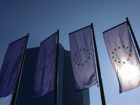 ЕУ ќе го суспендира ратификувањето на трговскиот договор со САД поради царинскиот хаос