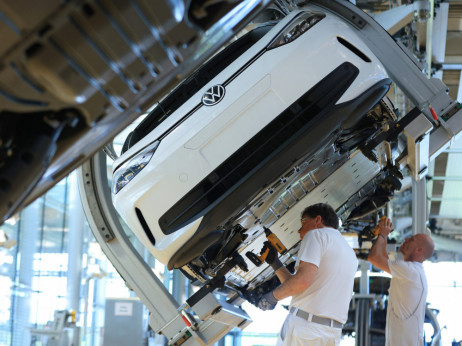 Ниту по отстапките на Брисел нема мир во автоиндустријата