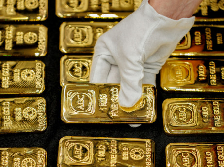 Златото постави 50-ти дневен рекорд оваа година