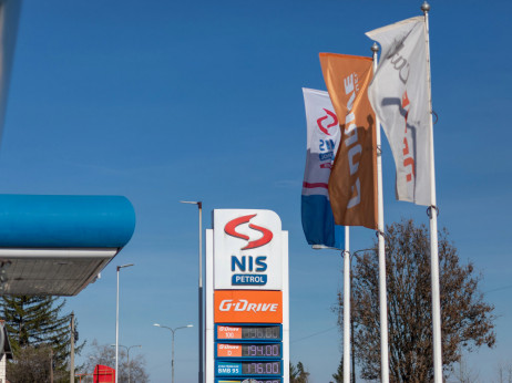 Продолжена лиценцата на НИС, Србија купи уште малку време