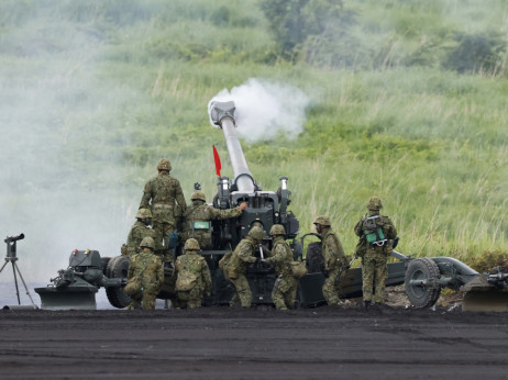 Japan izdvaja za odbranu rekordnih dva odsto BDP-a, ali slab jen to otežava