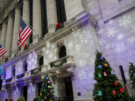 Берзански преглед: Рекордна недела за благородните метали, и S&P 500 близу рекорд