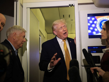 Трамп вели дека Венецуела ќе испрати нафта вредна 2,8 милијарди долари во САД