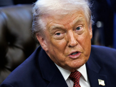 Тимот на Трамп брза да изнајде договори за неговата визија за Гренланд