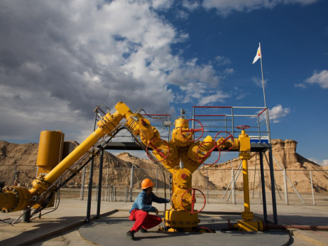 Растат цените на нафтата откако Трамп ги засили заканите кон Иран