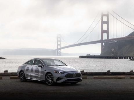 Како изгледа возење „Мерцедес“ кој го управув вештачка интелигенција?