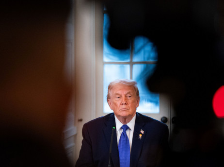 Трамп вели дека е можно „пријателско преземање“ на Куба