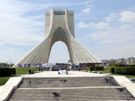 Трамп најави царина од 25 отсто за стоки од „бизнис-партнерите“ на Иран