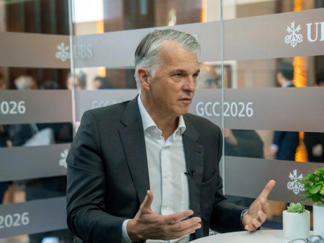 Извршниот директор на УБС, Ермоти, планира да се повлече од функцијата во април 2027 година