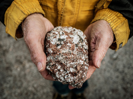Критични суровини: ЕУ забрзано прави планови за да се заштити од Кина