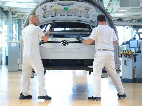 Германија ќе субвенционира до 6.000 евра за купување електричен автомобил