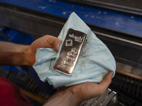 Зошто силниот раст на среброто не значи дека е метал на кој треба да му се верува?