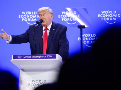 Trump u Davosu zahteva "hitne" razgovore o preuzimanju Grenlanda