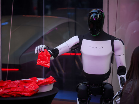 Мешани сигнали за „Тесла“: Се очекува раст на акциите и покрај скептицизмот за профитот