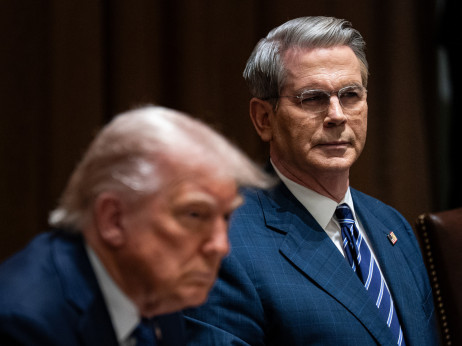 Бесент вели дека Трамп ќе ги зголеми царините за 15 проценти веројатно оваа недела